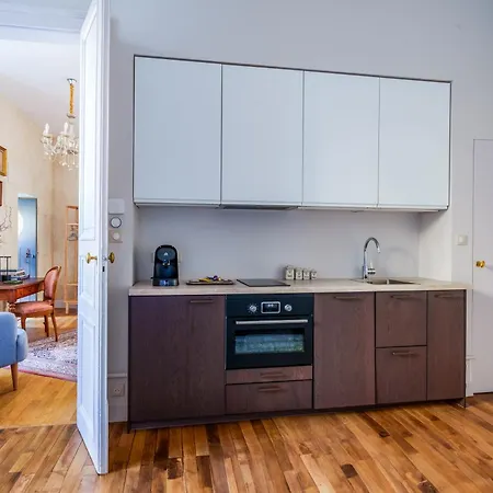 Raffine Vue Cathedrale, Jardin, Wifi Appartement